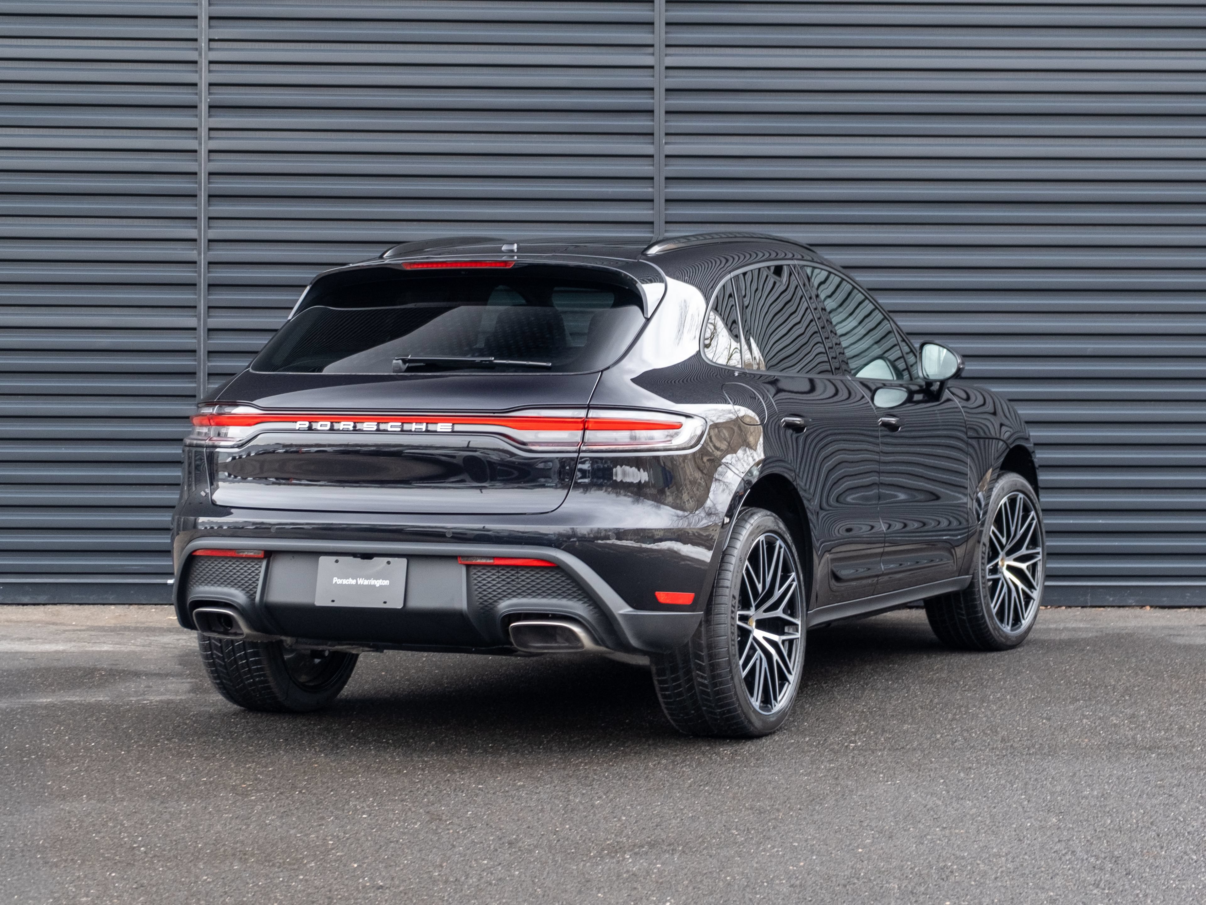 Certified 2026 Porsche Macan AWD/4WD image 8