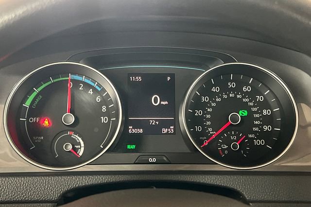 Used 2016 Volkswagen e-Golf SE image 28