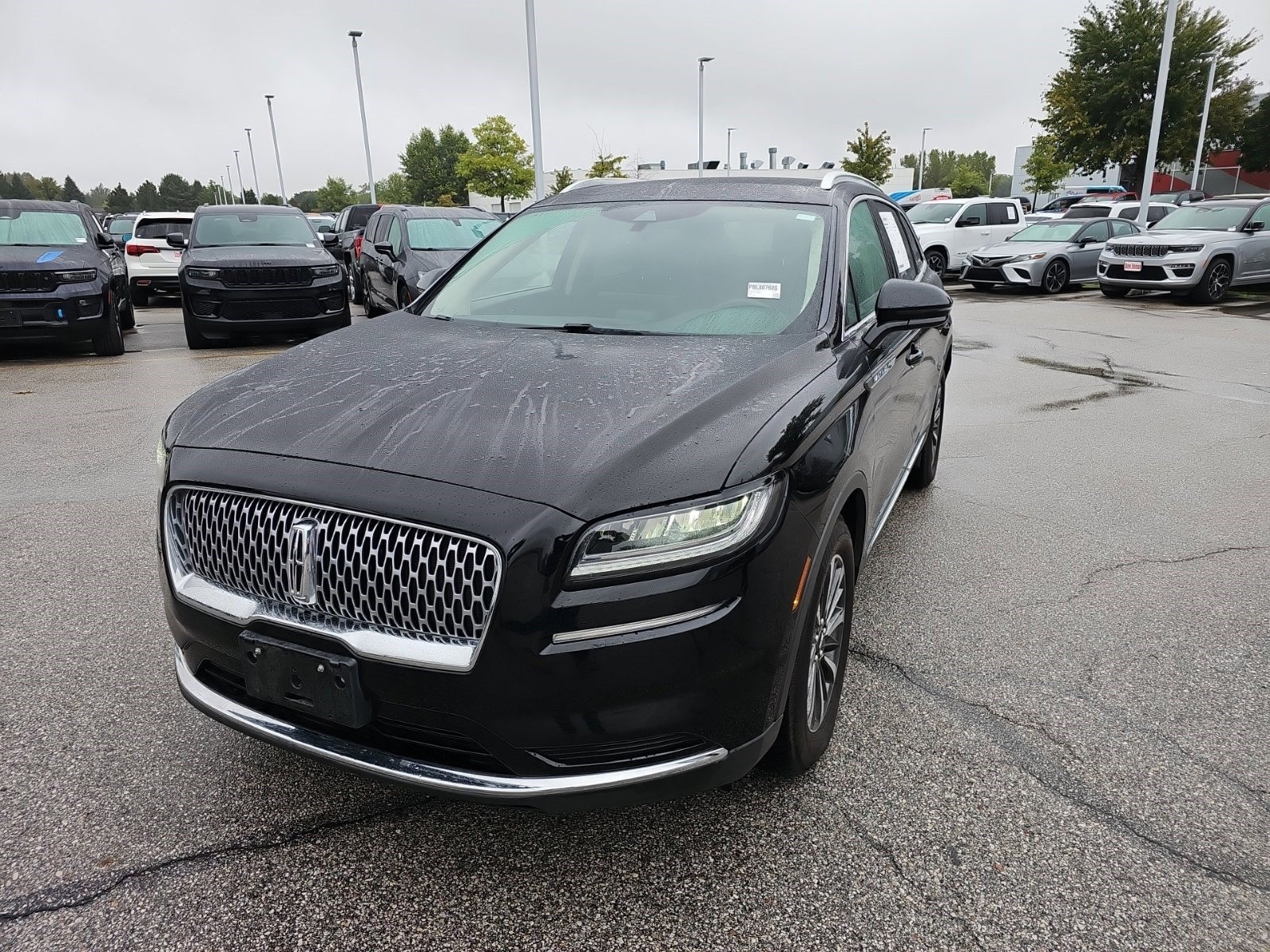 Used 2023 Lincoln Nautilus AWD w/ Premium Package image 2
