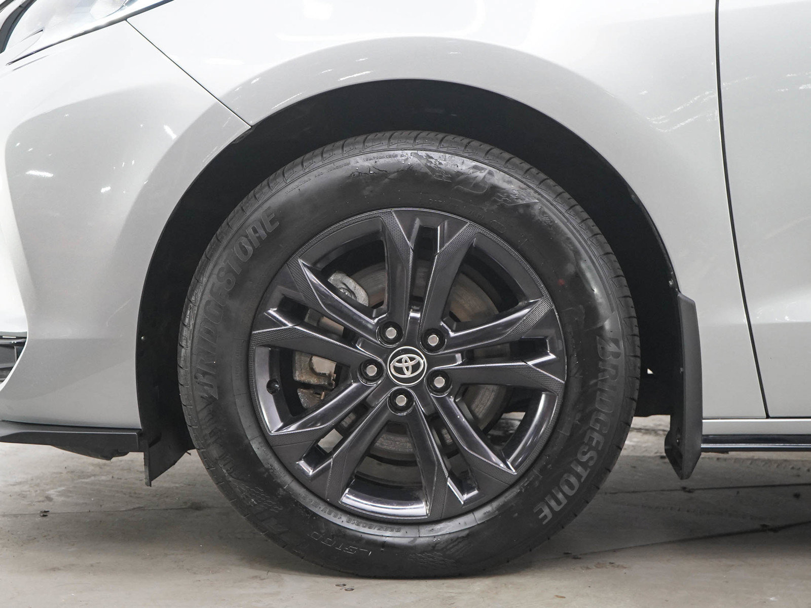 Used 2025 Toyota Sienna XSE AWD/4WD image 30