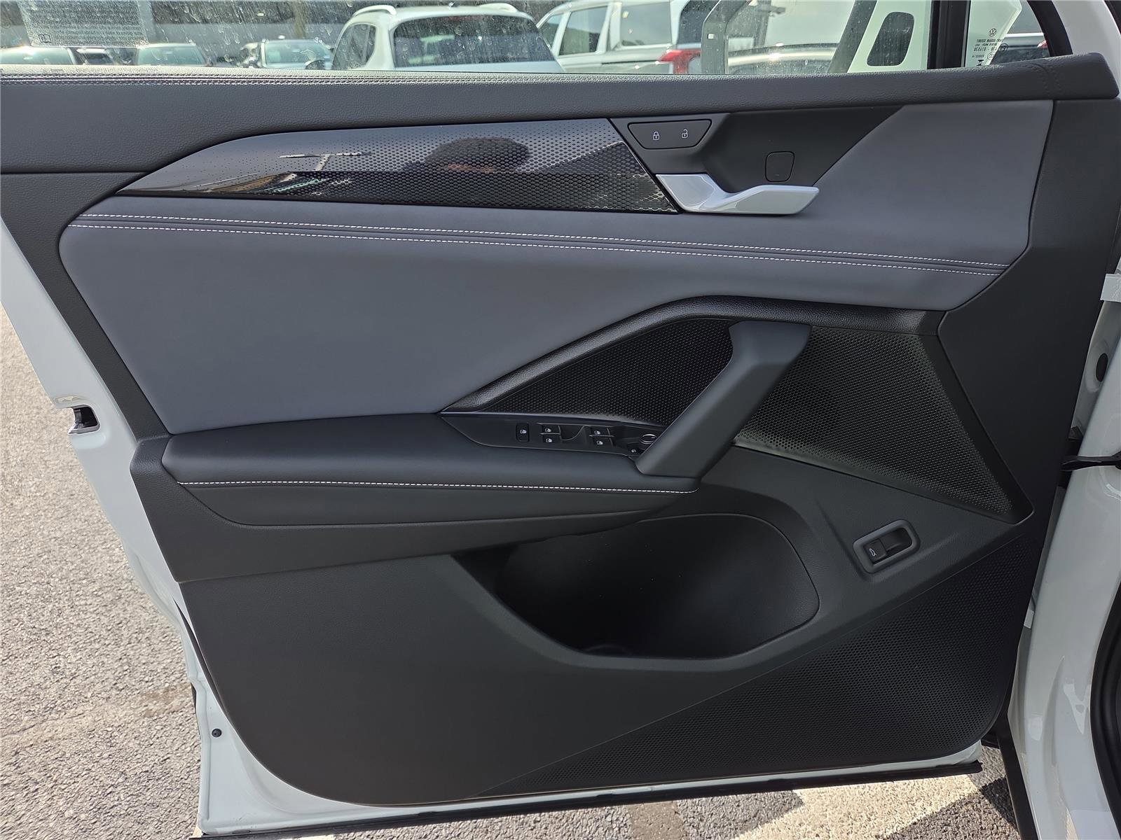 New 2026 Volkswagen Tiguan SE image 11