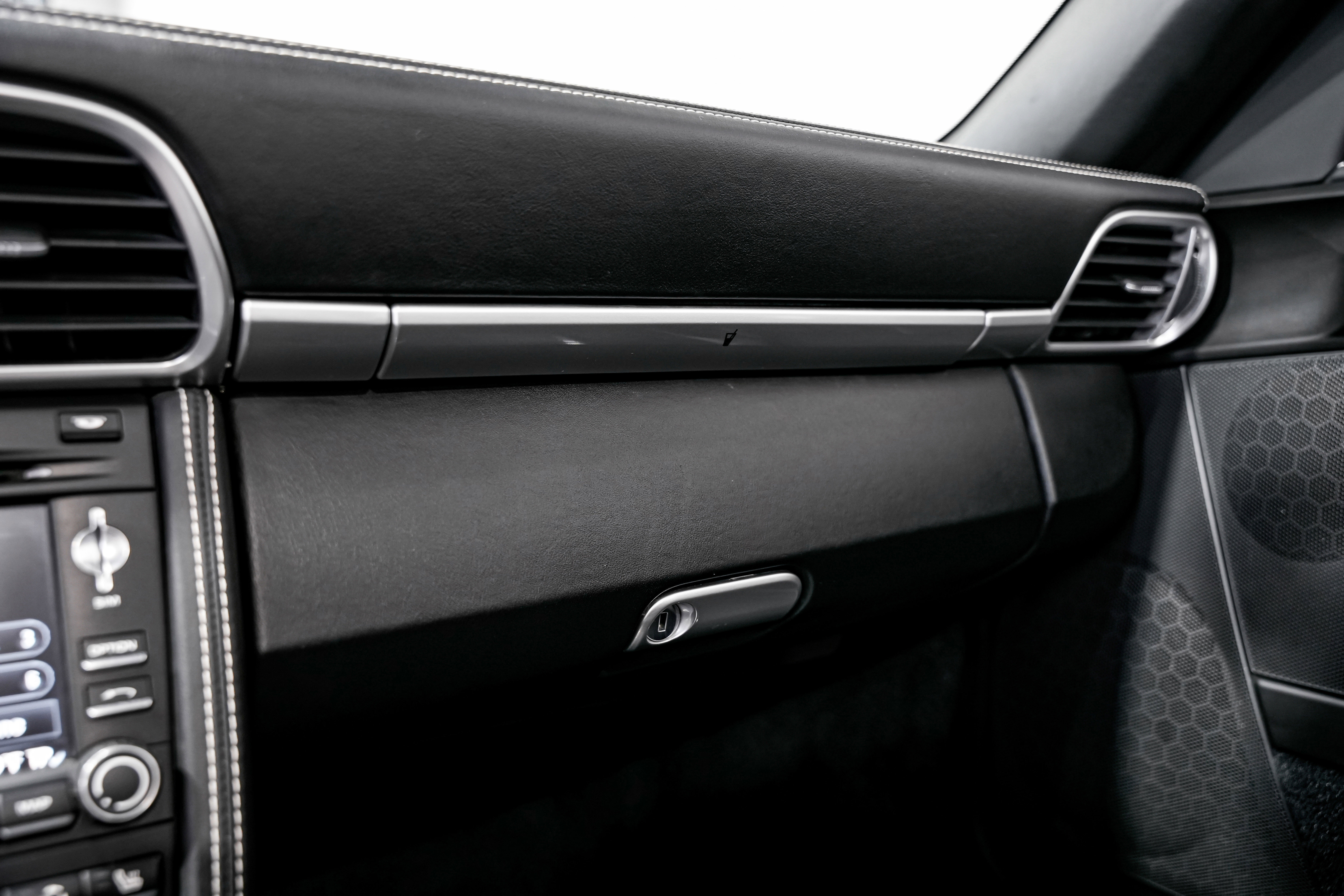 Used 2011 Porsche 911 Turbo S image 16