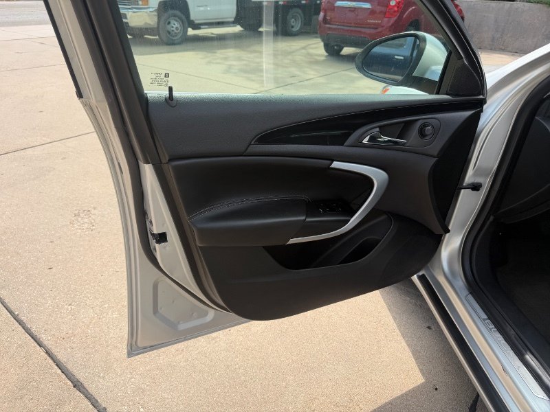 Used 2012 Buick Regal Leather FWD image 10
