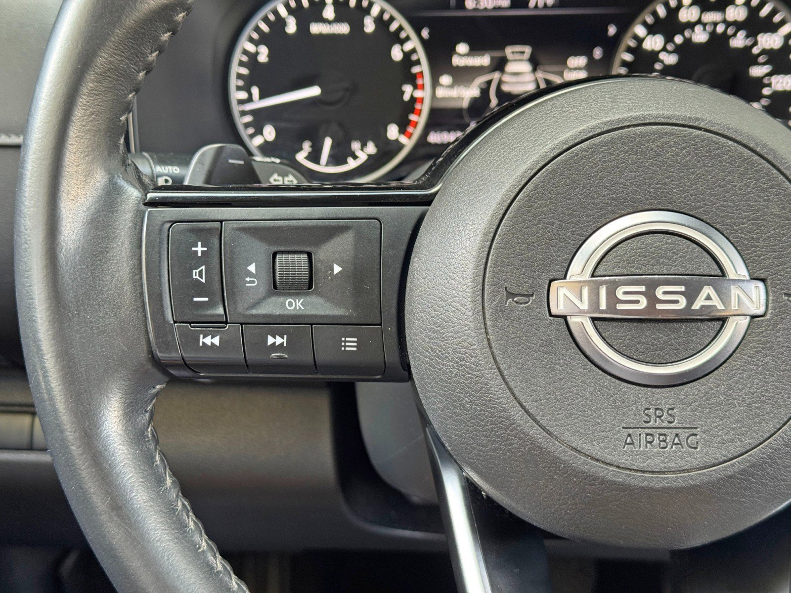 Used 2022 Nissan Pathfinder SV image 19