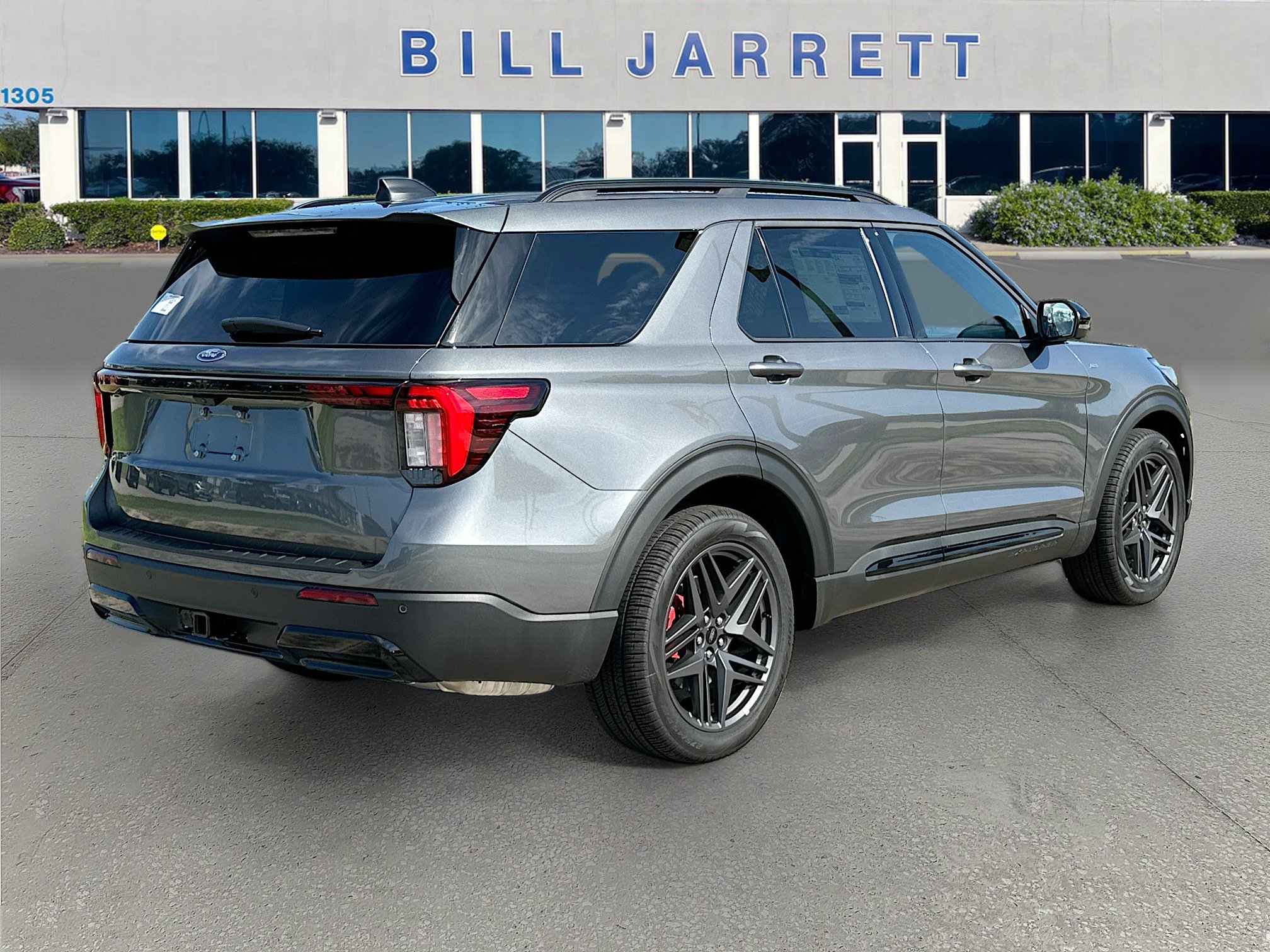 New 2026 Ford Explorer ST-Line w/ ST-Line Street Pack RWD image 4