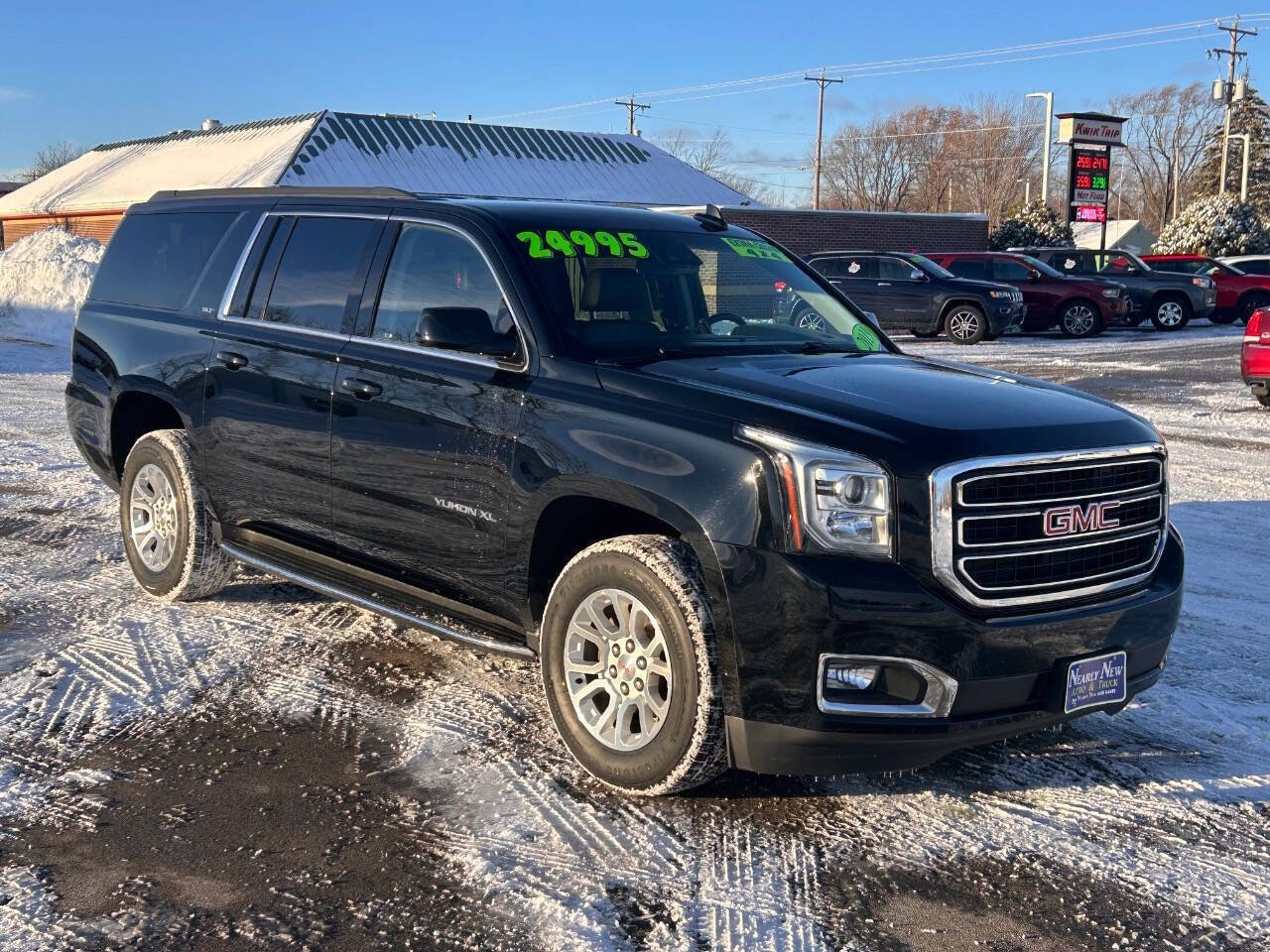 Used 2019 GMC Yukon XL SLT image 2