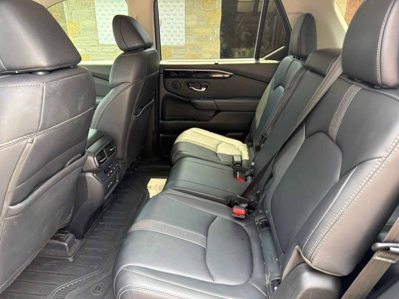 Used 2024 Honda Pilot Touring image 16