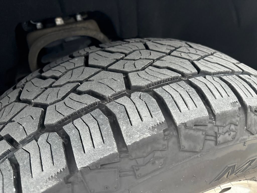 Used 2018 Chevrolet Silverado 1500 LT w/ All Star Edition image 32