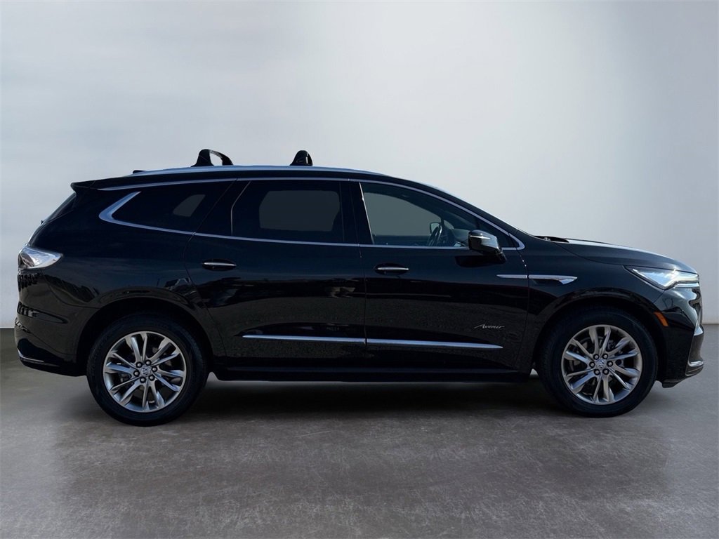 Used 2023 Buick Enclave Avenir w/ Avenir Technology Package image 2