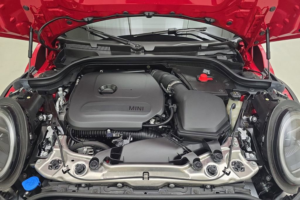 Certified 2025 MINI Cooper 2-Door Hardtop image 28