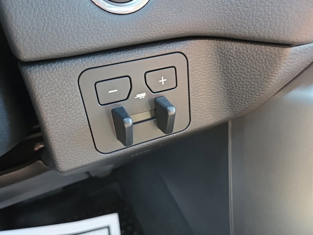 Used 2023 Toyota Tundra Limited image 37