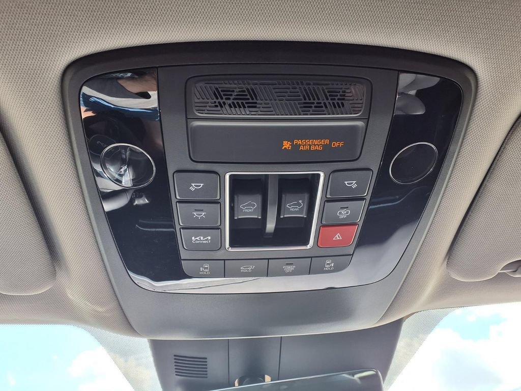 Certified 2026 Kia Carnival SX Prestige FWD image 26