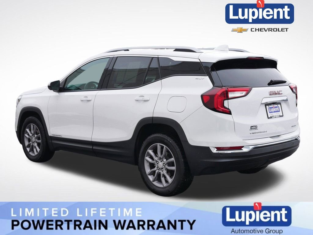 Used 2024 GMC Terrain SLT w/ Infotainment Package II image 8
