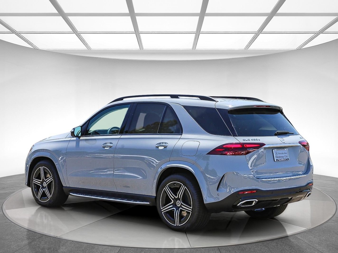 New 2026 Mercedes-Benz GLE 450e 4MATIC image 2