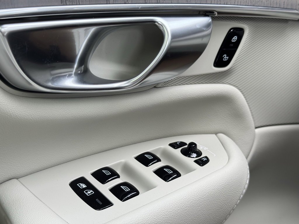 New 2026 Volvo XC90 B6 Ultra image 17