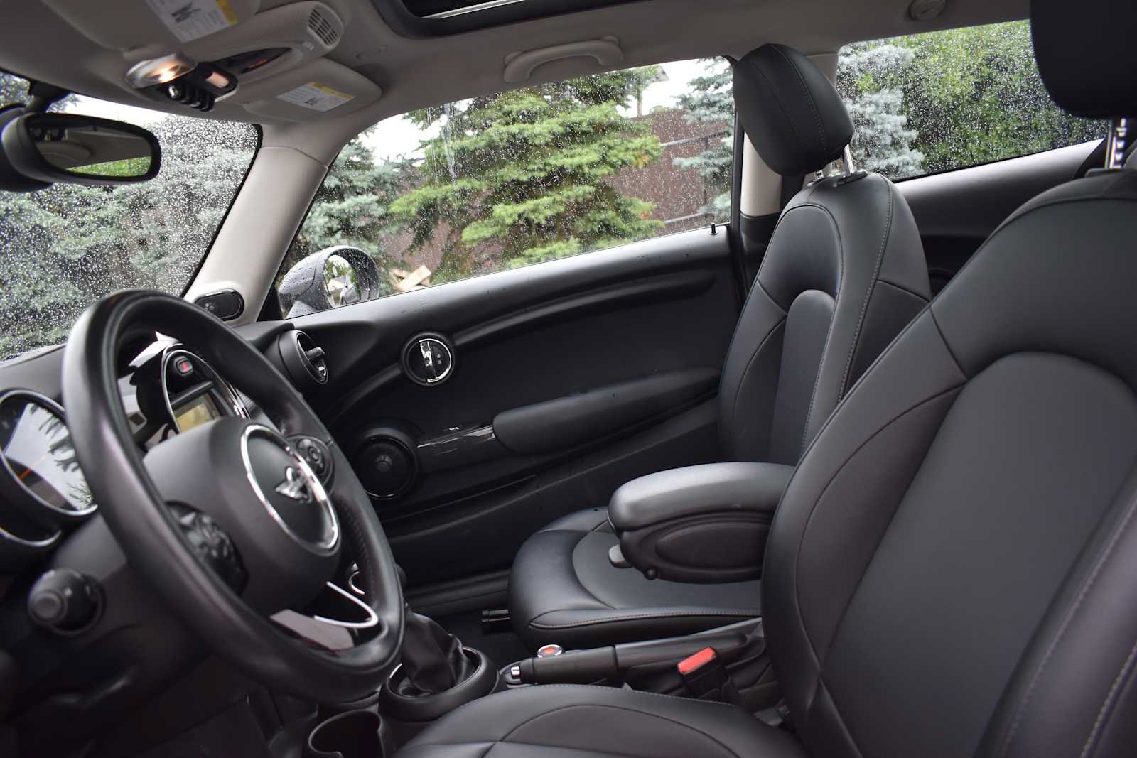 Used 2017 MINI Cooper 2-Door Hardtop FWD image 9