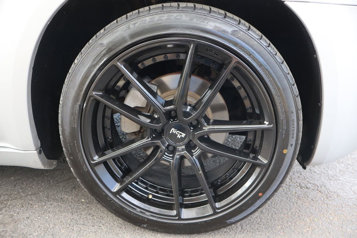 Used 2010 Chrysler 300 Touring image 41