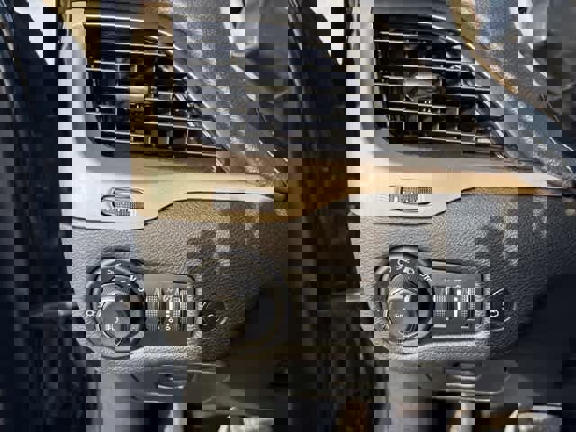 Used 2017 Jeep Cherokee Latitude w/ Comfort/Convenience Group image 11