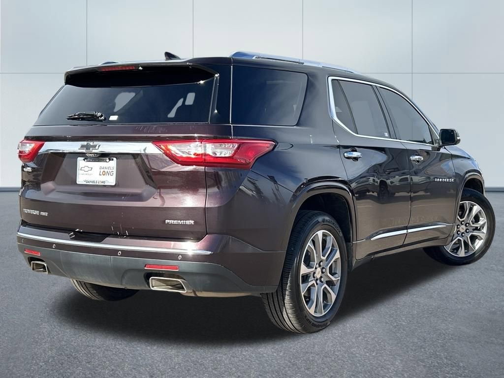 Used 2021 Chevrolet Traverse Premier image 2