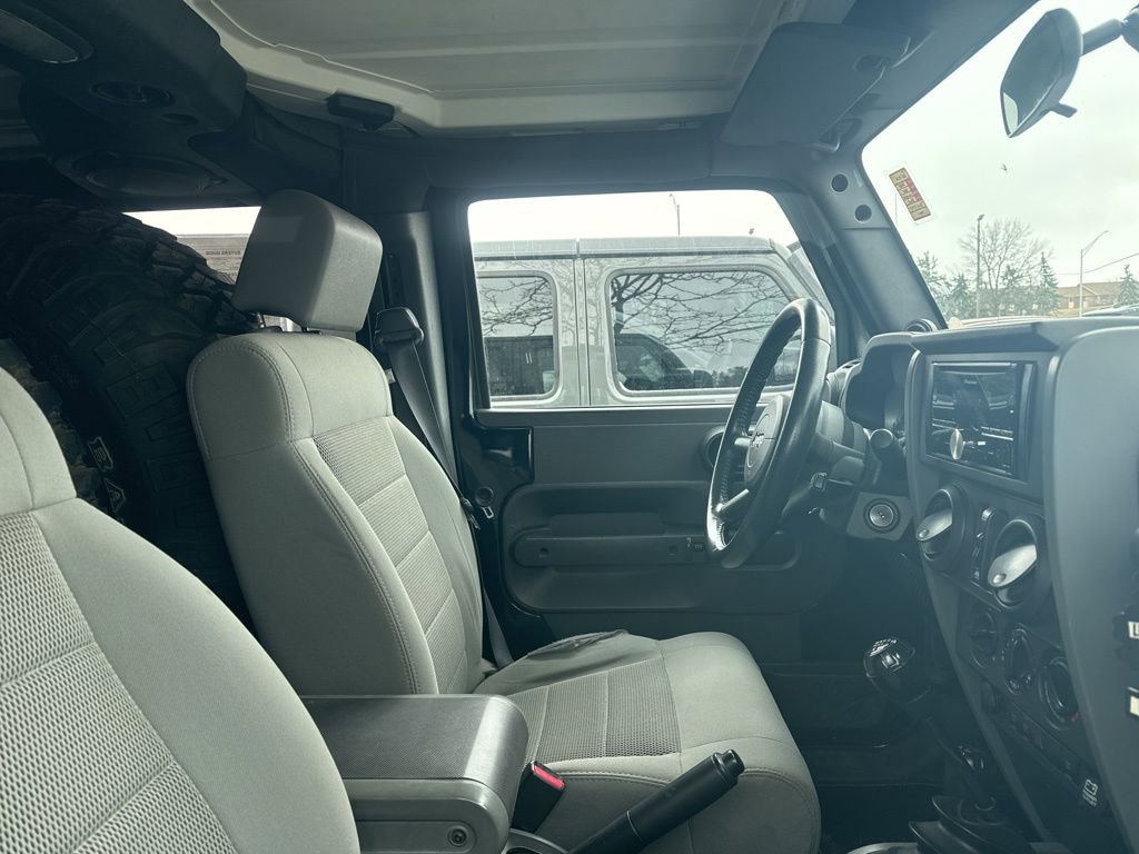 Used 2008 Jeep Wrangler Unlimited Rubicon w/ Dual Top Group image 8