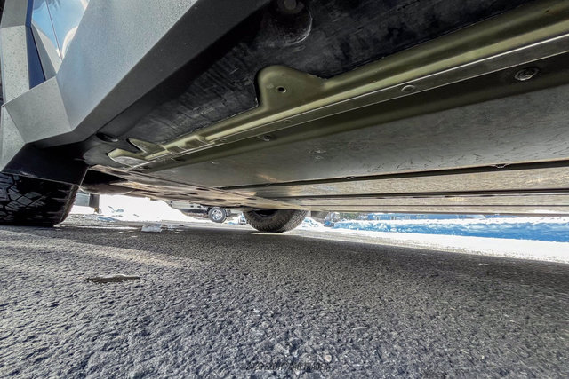 Used 2024 Tesla Cybertruck AWD Crew Cab image 37