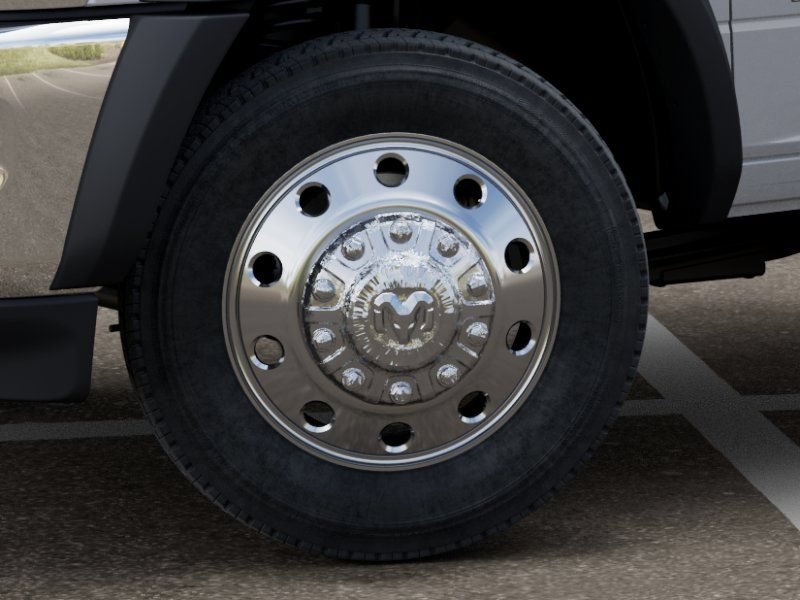New 2025 RAM 5500 4x4 Regular Cab image 8