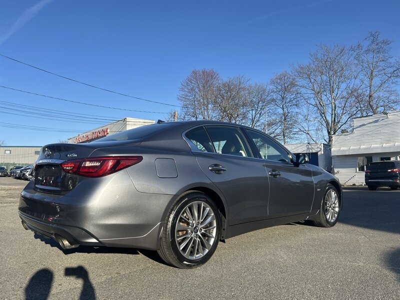 Used 2018 INFINITI Q50 Luxe w/ Essential Package (3.0T Luxe) AWD/4WD image 4