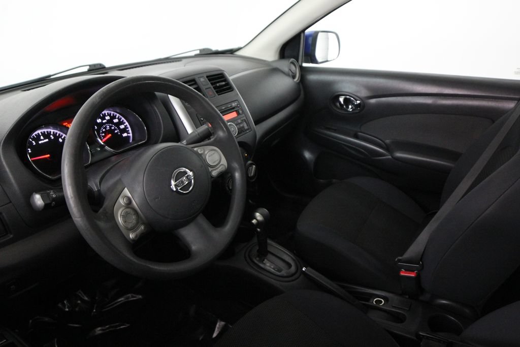 Used 2013 Nissan Versa SV w/ Convenience Pkg FWD image 6