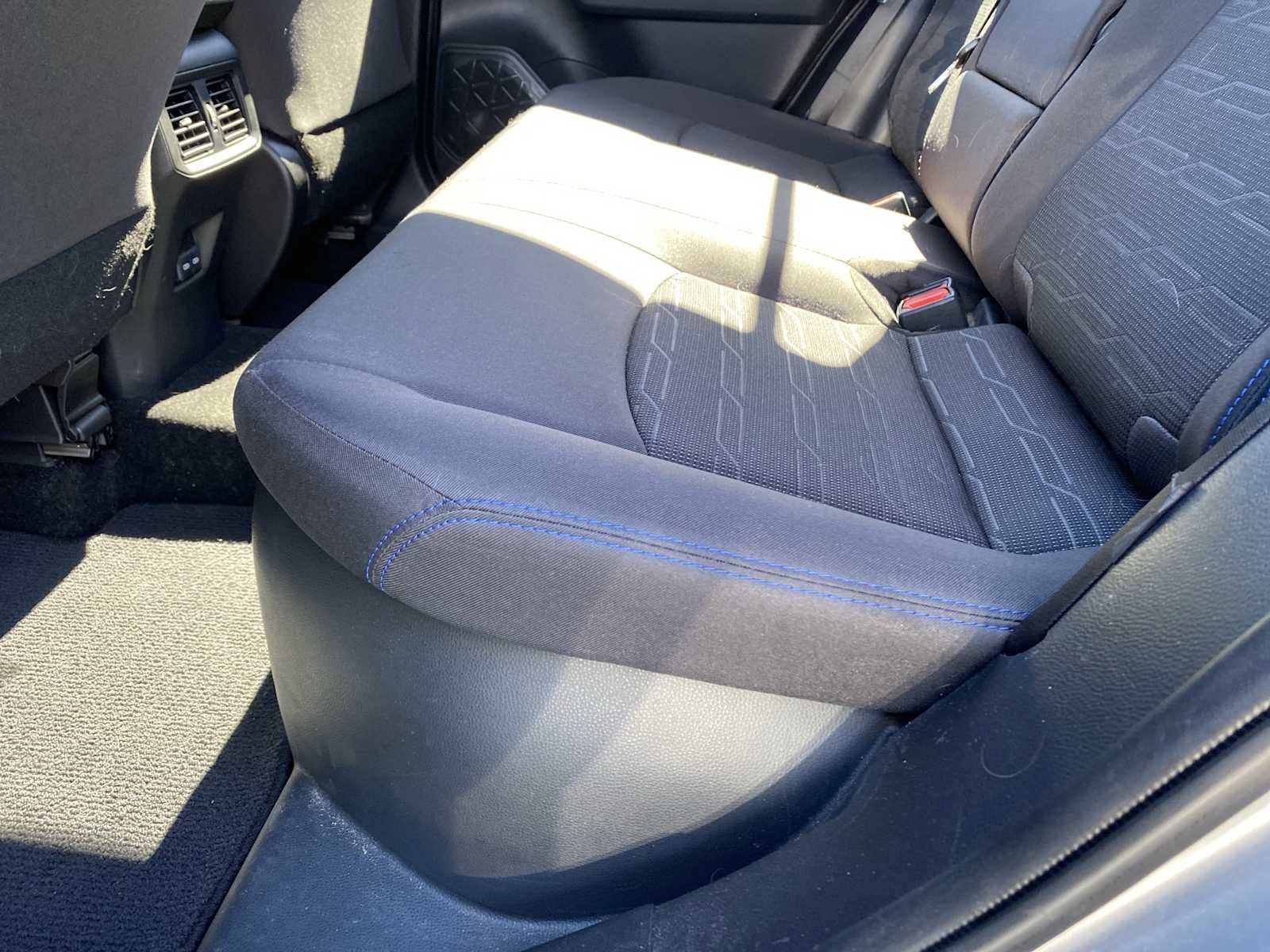 Used 2022 Toyota RAV4 SE image 27