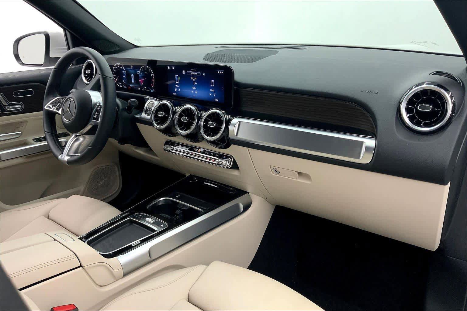 Used 2026 Mercedes-Benz GLB 250 image 11