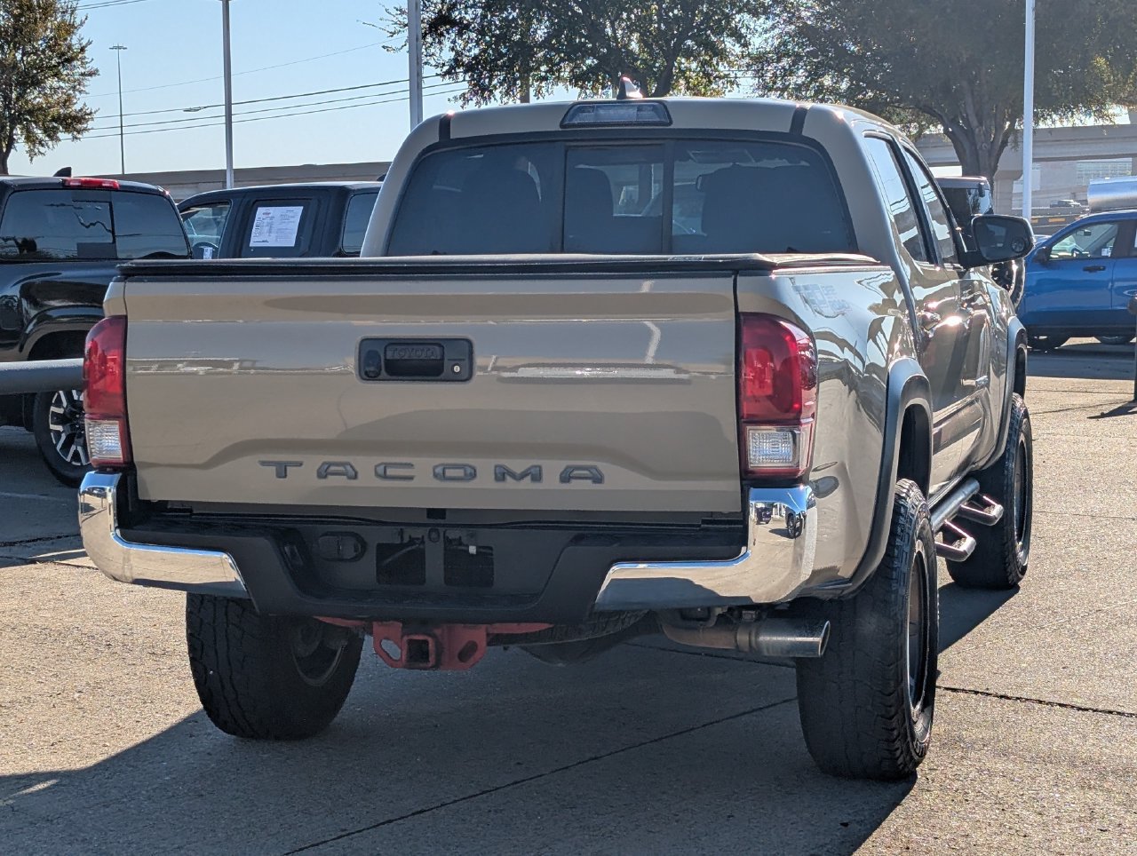 Used 2016 Toyota Tacoma TRD Off-Road w/ Towing Package RWD image 4