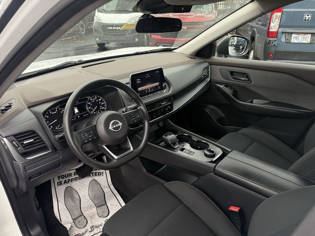 Used 2023 Nissan Rogue S image 12