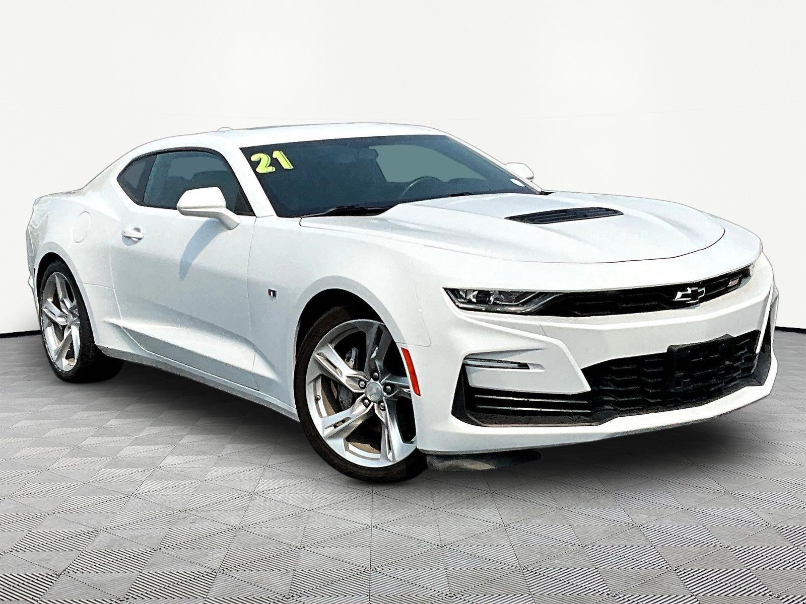 Used 2021 Chevrolet Camaro SS RWD image 3