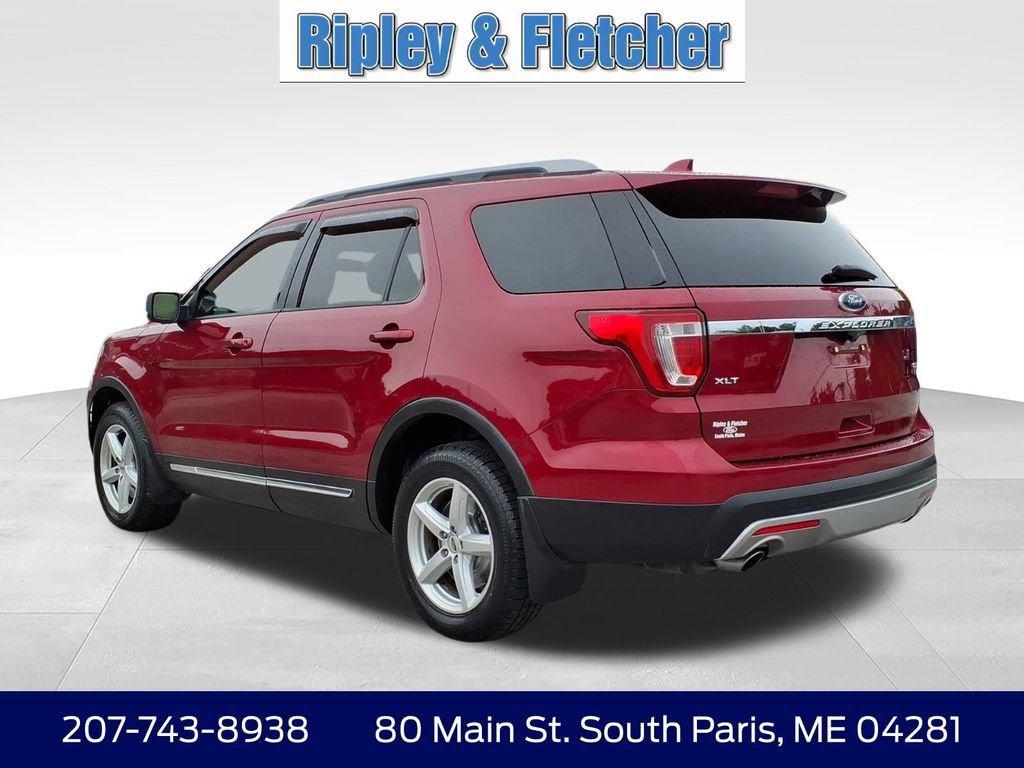 Used 2017 Ford Explorer XLT w/ Equipment Group 202A AWD/4WD image 8