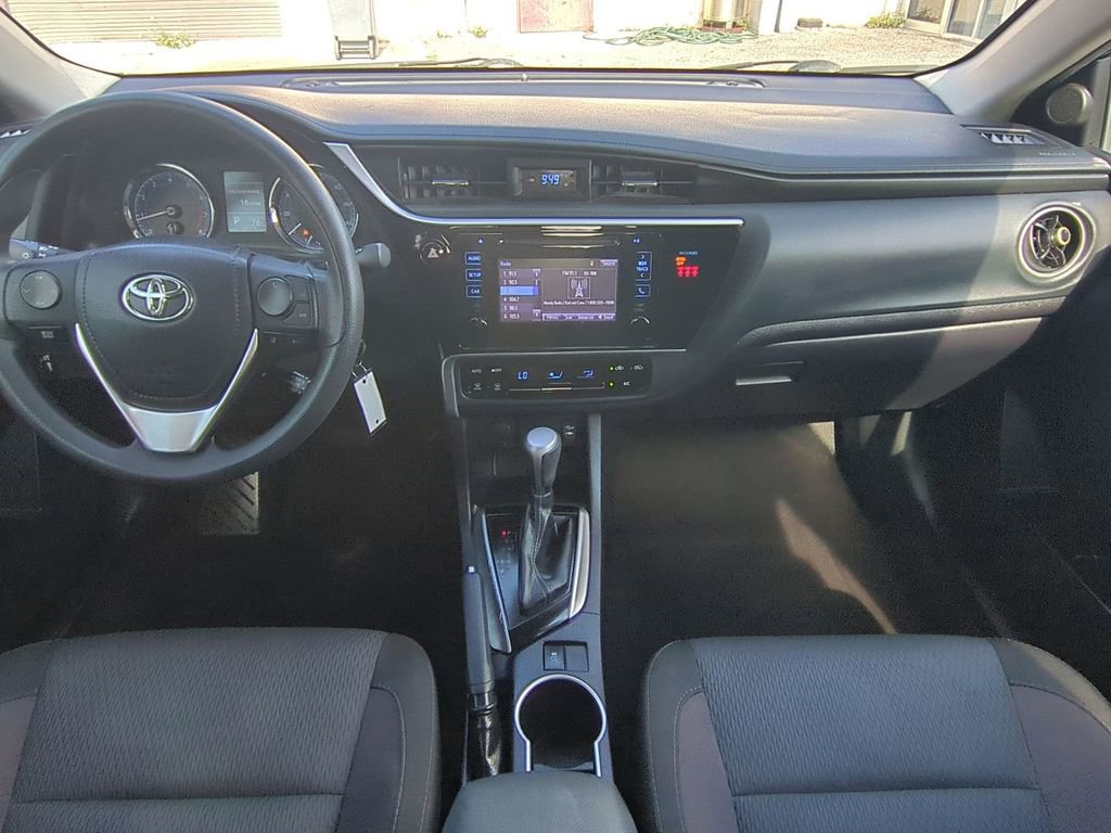 Used 2018 Toyota Corolla LE FWD image 16