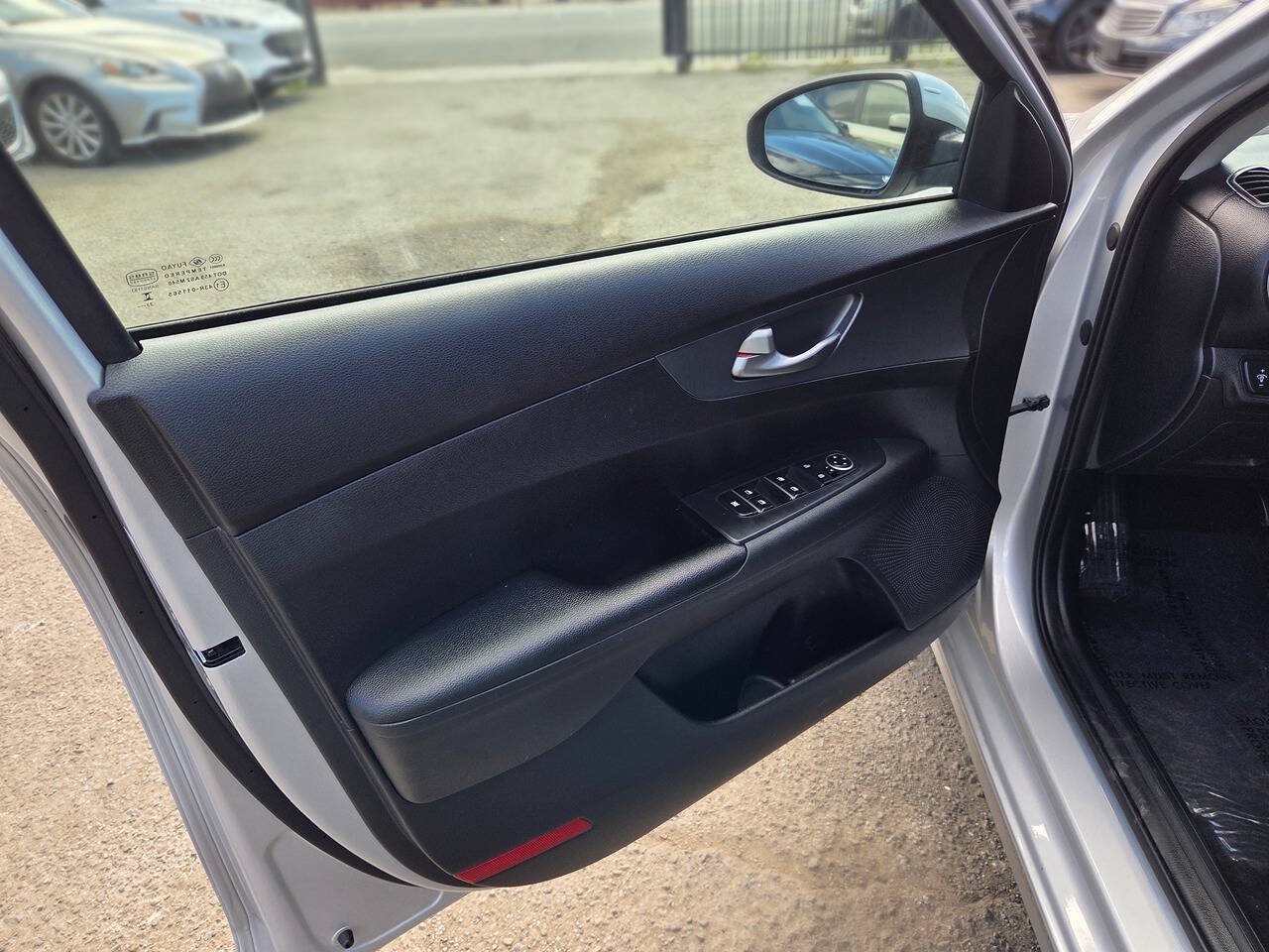 Used 2020 Kia Forte LXS FWD image 25