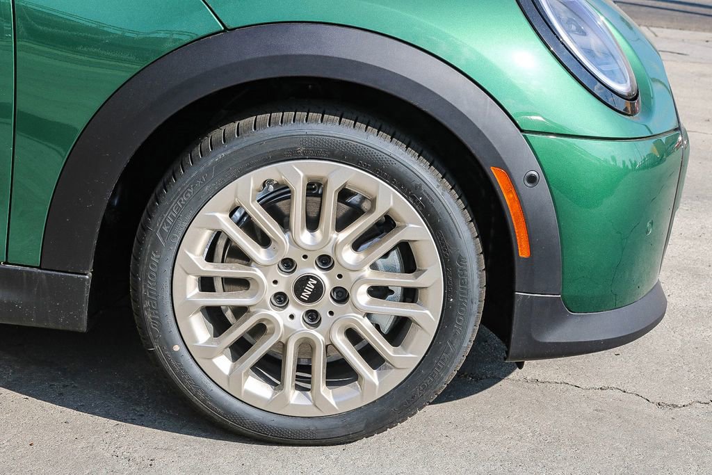 Used 2025 MINI Cooper 2-Door Hardtop image 10