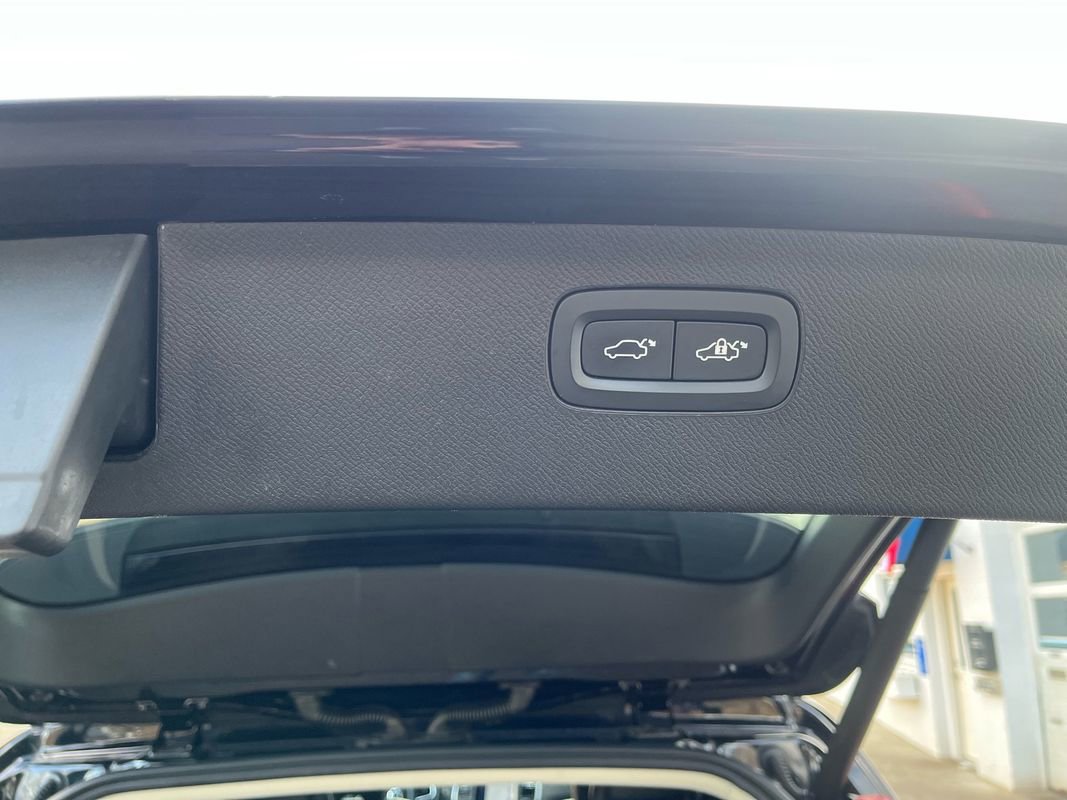 Used 2019 Volvo XC90 T5 Momentum image 24