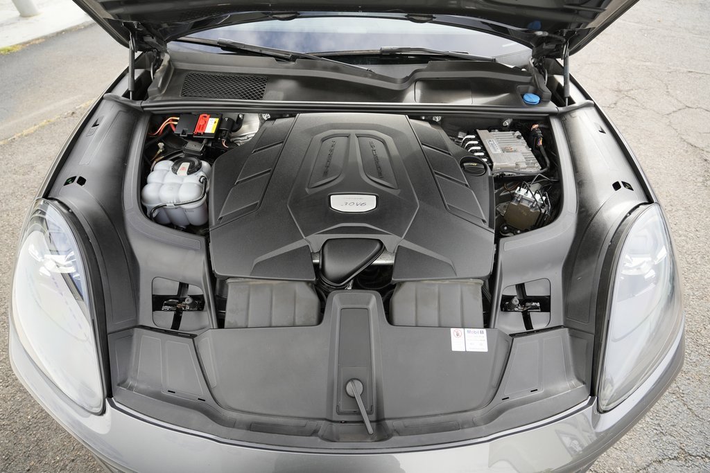 Used 2020 Porsche Cayenne image 16