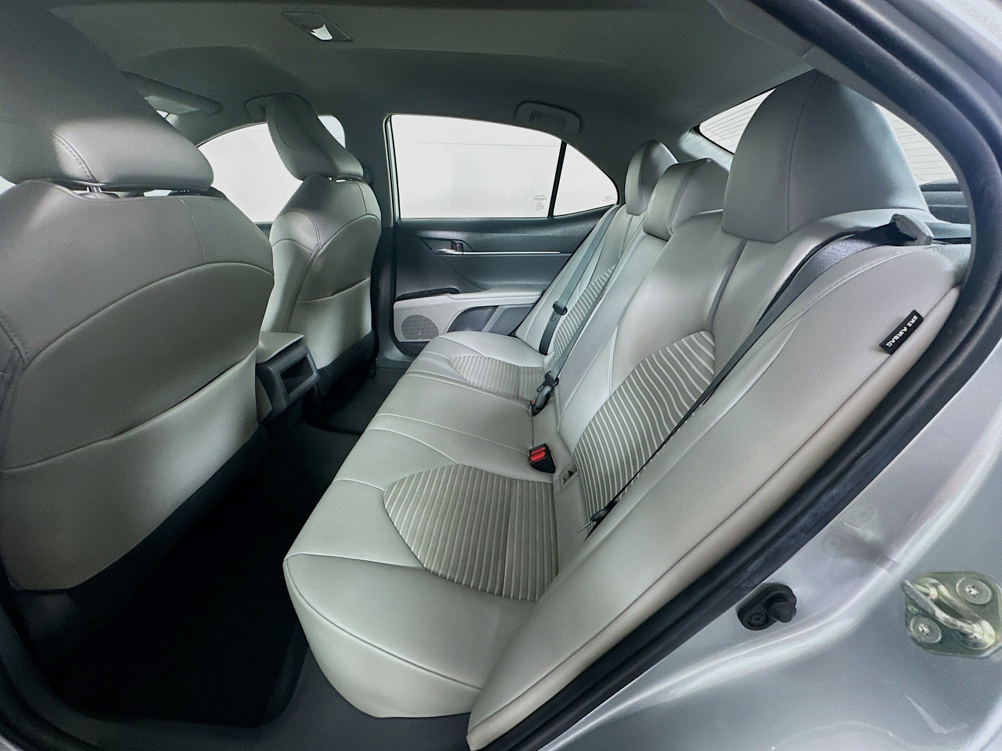 Used 2020 Toyota Camry SE FWD image 26