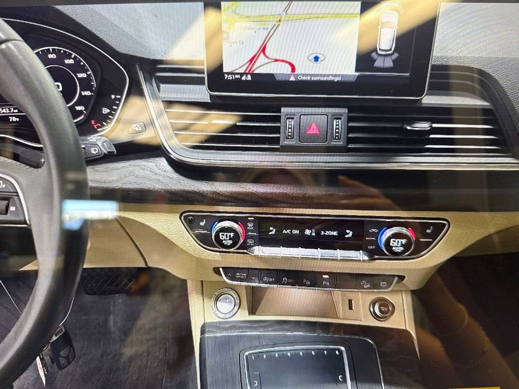 Used 2020 Audi Q5 Prestige AWD/4WD image 10