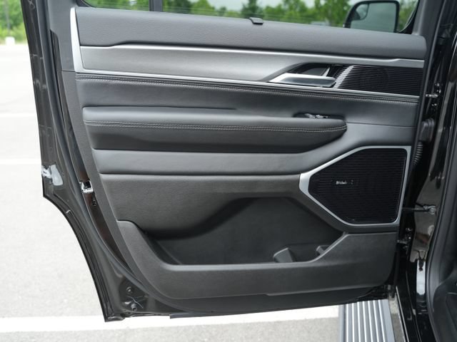 New 2026 Jeep Grand Wagoneer Limited AWD/4WD image 15