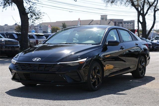 Used 2026 Hyundai Elantra Sport image 7