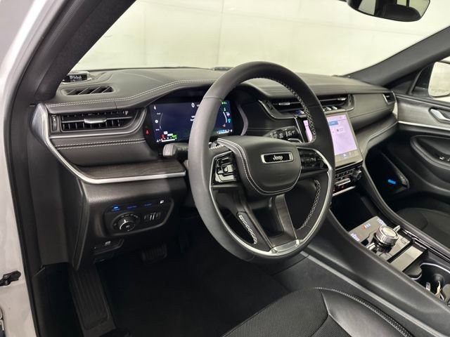 Used 2022 Jeep Grand Cherokee Overland image 13