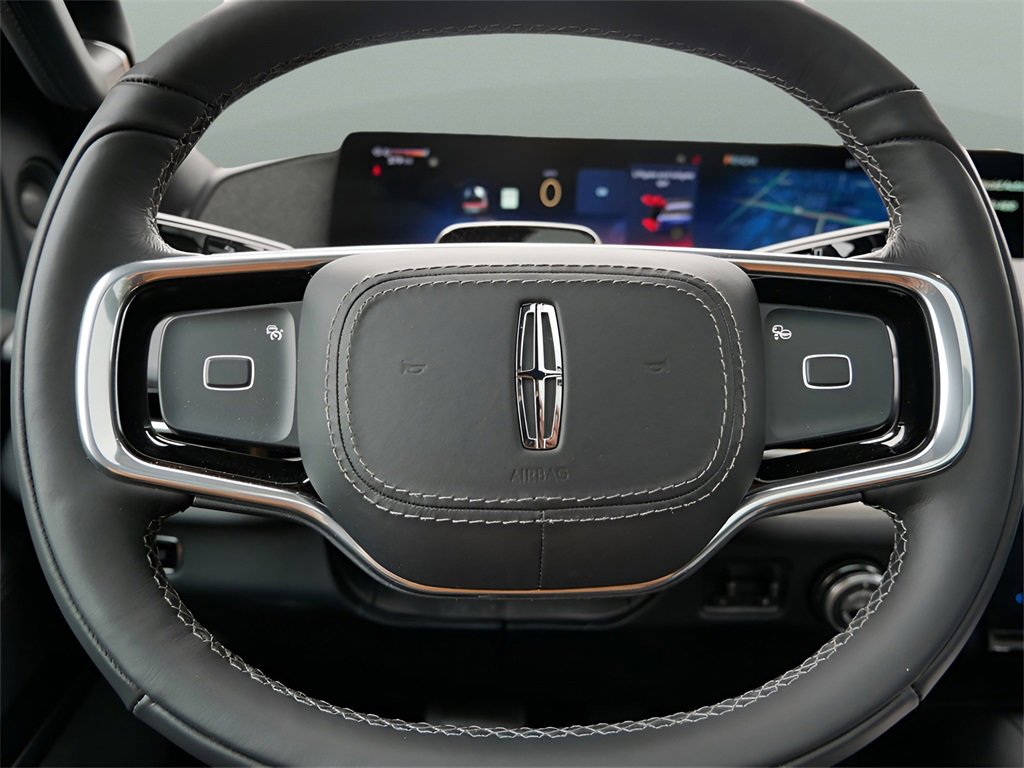 Used 2025 Lincoln Navigator Reserve w/ Jet Appearance Package image 18