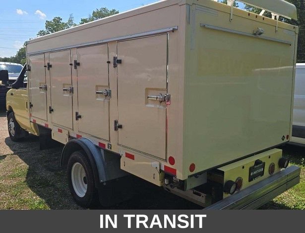 Used 2022 Ford E-450 and Econoline 450 Super Duty RWD image 3