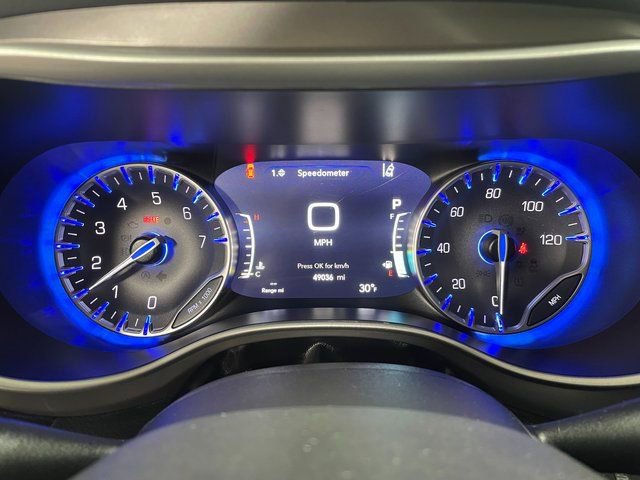 Used 2025 Chrysler Pacifica Select image 14