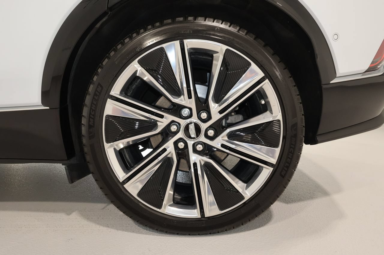 Certified 2026 Cadillac Lyriq Signature Luxury w/ Nappa Leather Package AWD/4WD image 33