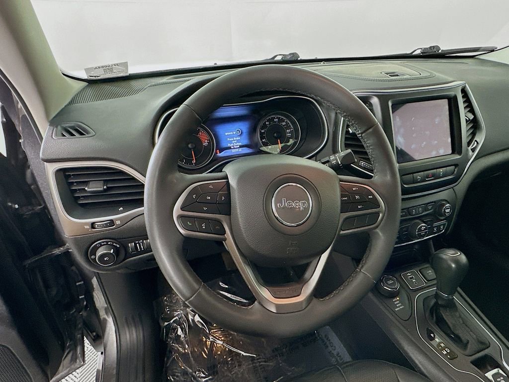 Certified 2021 Jeep Cherokee Latitude Lux w/ Comfort/Convenience Group image 19