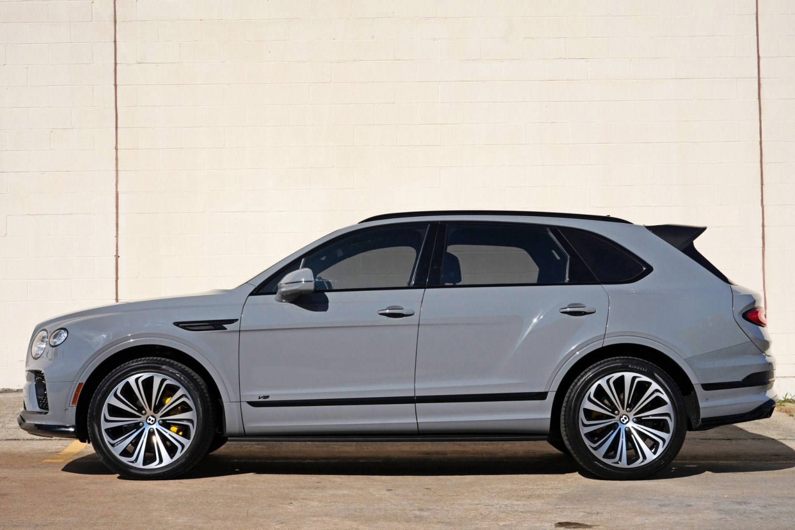 Used 2022 Bentley Bentayga AWD/4WD image 9